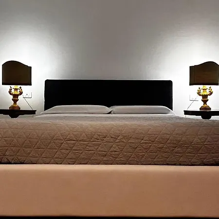 Odeon Boutique Di Luce 3* Siena
